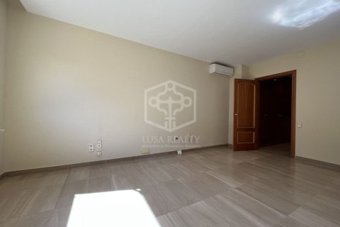 Villa à vendre Barcelona, Espagne, 4 chambres, 600 m2 No. 138701 - photo 29