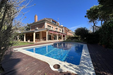 Villa à vendre Barcelona, Espagne, 4 chambres, 600 m2 No. 138701 - photo 1