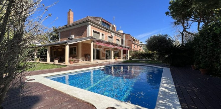 Villa Barcelona, Espagne 4 chambres, 600 m2 No. 138701