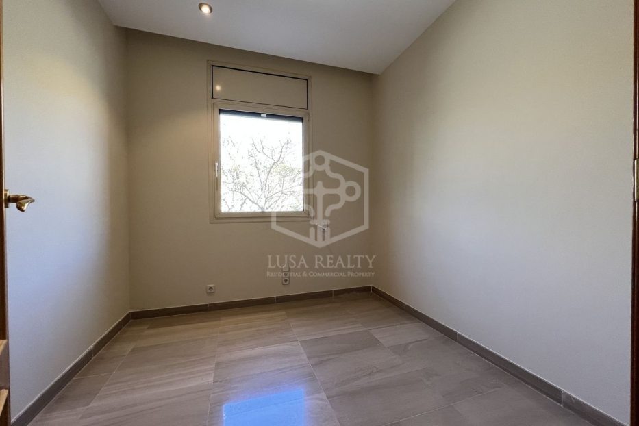 Willa w Barcelona, Hiszpania 4 sypialnie, 600 mkw. nr 138701