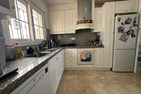 Kaupunkipientalo myytävänä Alicante, Espanja, 2 makuuhuonetta, 119 m2 No. 147597 - kuva 9