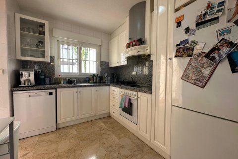 Kaupunkipientalo myytävänä Alicante, Espanja, 2 makuuhuonetta, 119 m2 No. 147597 - kuva 8