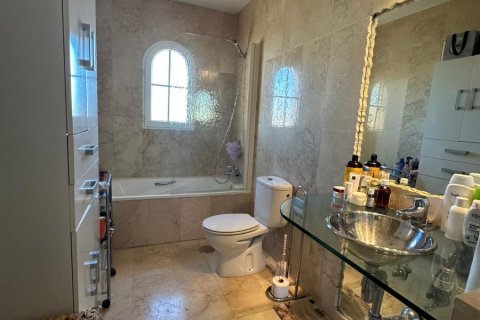 Kaupunkipientalo myytävänä Alicante, Espanja, 2 makuuhuonetta, 119 m2 No. 147597 - kuva 15