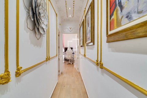 Dzīvoklis pārdošanā Barcelona, Spānijā 4 istabas, 160 m2 Nr. 196232 - attēls 15