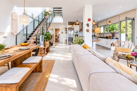 Villa for sale in Sitges, Barcelona, Spain 4 bedrooms, 215 sq.m. No. 196230 - photo 8