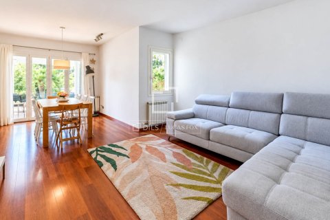 Villa for sale in Sitges, Barcelona, Spain 4 bedrooms, 160 sq.m. No. 196235 - photo 5