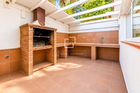 Villa for sale in Sitges, Barcelona, Spain 4 bedrooms, 160 sq.m. No. 196235 - photo 12