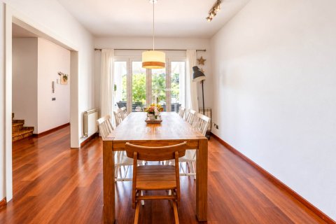 Villa for sale in Sitges, Barcelona, Spain 4 bedrooms, 160 sq.m. No. 196235 - photo 15