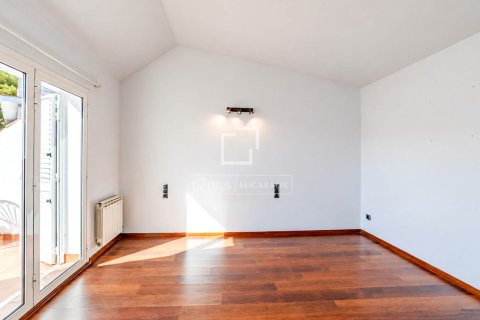 Villa for sale in Sitges, Barcelona, Spain 4 bedrooms, 160 sq.m. No. 196235 - photo 28