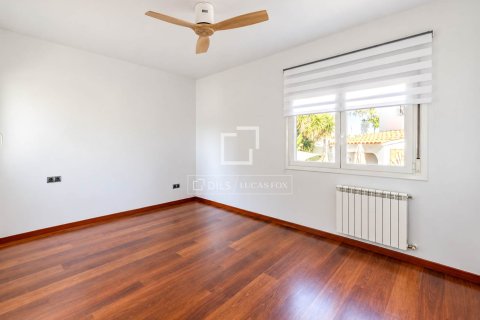 Villa for sale in Sitges, Barcelona, Spain 4 bedrooms, 160 sq.m. No. 196235 - photo 20