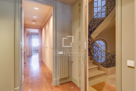 Dzīvoklis pārdošanā Barcelona, Spānijā 4 istabas, 256 m2 Nr. 196229 - attēls 30