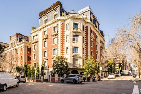 Dzīvoklis pārdošanā Barcelona, Spānijā 4 istabas, 256 m2 Nr. 196229 - attēls 3