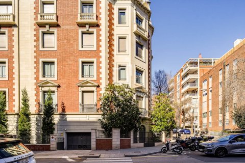 Dzīvoklis pārdošanā Barcelona, Spānijā 4 istabas, 256 m2 Nr. 196229 - attēls 5