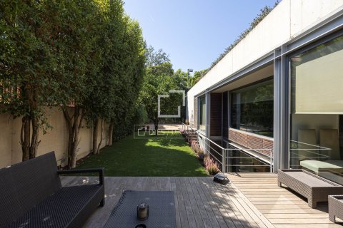 Villa in Barcelona, Spain 4 bedrooms, 285 sq.m. No. 196234