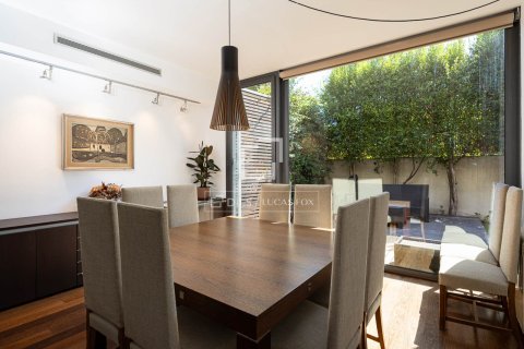 Villa for sale in Barcelona, Spain 4 bedrooms, 285 sq.m. No. 196234 - photo 14
