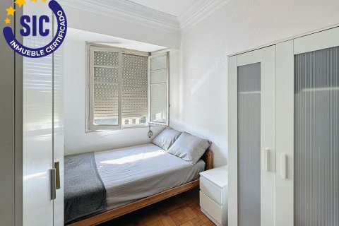 Apartment for sale in Valencia, Spain 4 bedrooms, 82 sq.m. No. 144243 - photo 9