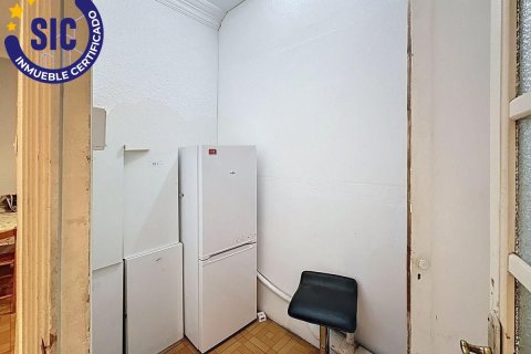 Apartment for sale in Valencia, Spain 4 bedrooms, 82 sq.m. No. 144243 - photo 11