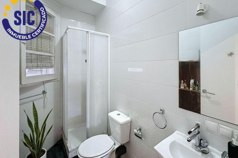 Apartment for sale in Valencia, Spain 4 bedrooms, 82 sq.m. No. 144243 - photo 13