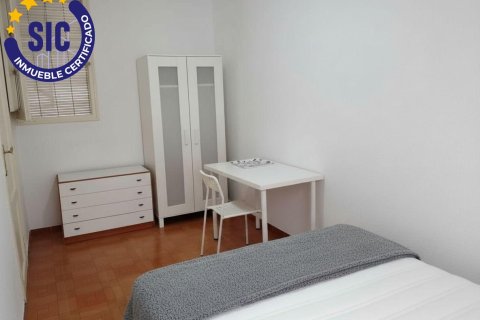 Apartment for sale in Valencia, Spain 4 bedrooms, 82 sq.m. No. 144243 - photo 6