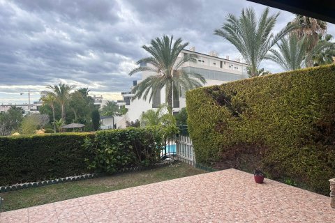 Māja pārdošanā Finestrat, Alicante, Spānijā 3 istabas, 133 m2 Nr. 165849 - attēls 2