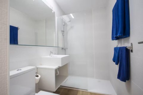 Apartamento en alquiler en Benidorm, Alicante, España 1 dormitorio, 55 m2 No. 165850 - foto 13