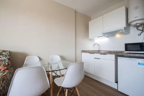 Apartamento en alquiler en Benidorm, Alicante, España 1 dormitorio, 55 m2 No. 165850 - foto 6