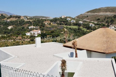 Продажа квартиры Бенахавис, Малага, Испания 2 спальни, 109м2 №74082 - фото 14
