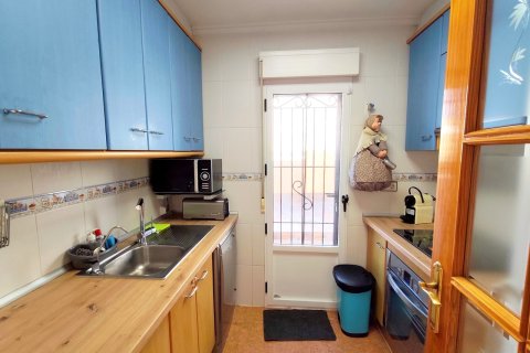 Townhouse for sale in Torrevieja, Alicante, Spain 6 bedrooms, 88 sq.m. No. 190150 - photo 7