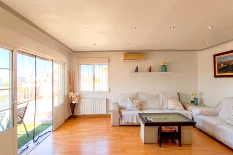 Townhouse for sale in Torrevieja, Alicante, Spain 6 bedrooms, 88 sq.m. No. 190150 - photo 3