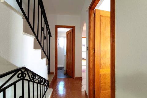 Townhouse for sale in Torrevieja, Alicante, Spain 6 bedrooms, 88 sq.m. No. 190150 - photo 12