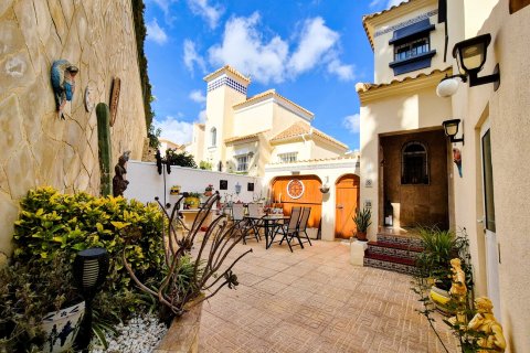 Villa à Villamartin, Alicante, Espagne 3 chambres, 100 m2 No. 190147