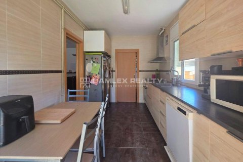 Продажа дома в Калонже, Герона, Испания 3 спальни, 107м2 №179440 - фото 6