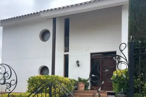 Talo myytävänä Argentona, Barcelona, Espanja, 5 makuuhuonetta, 323 m2 No. 191399 - kuva 2