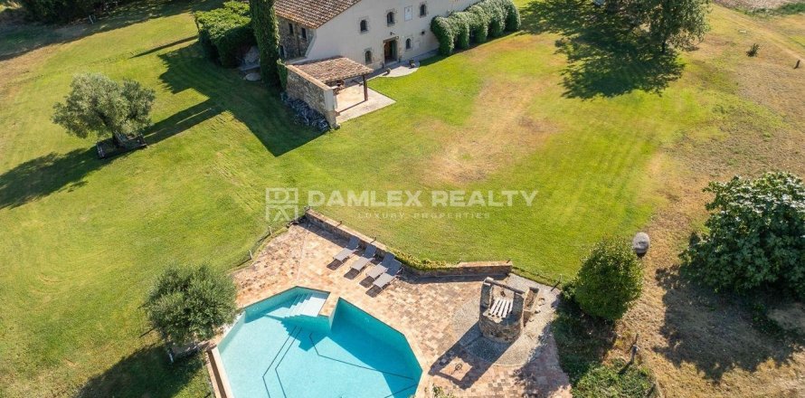 Willa w Girona, Hiszpania 5 sypialni, 700 mkw. nr 176810
