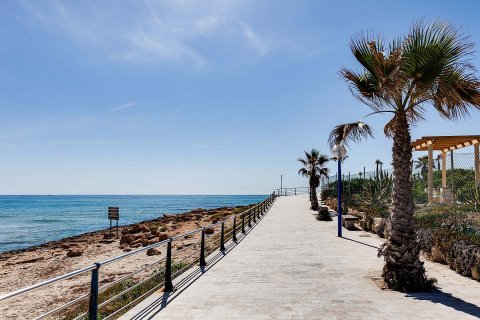 Villa till salu Orihuela, Alicante, Spanien 3 sovrum, 203 kvm. Nr. 139417 - foto 8