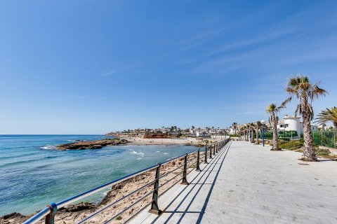 Villa till salu Orihuela, Alicante, Spanien 3 sovrum, 203 kvm. Nr. 139417 - foto 10
