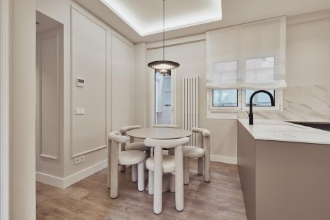 Apartament w Madrid, Hiszpania 2 sypialnie, 78 mkw. nr 179872 – zdjęcie 5