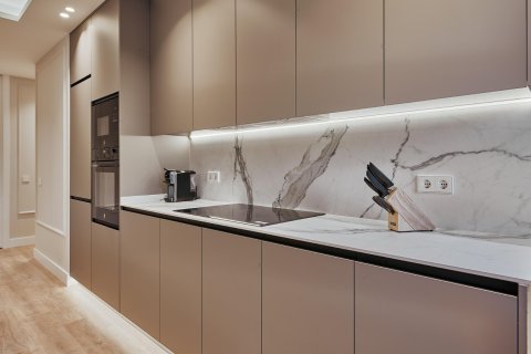 Villa for sale in Madrid, Spain 4 bedrooms, 156 sq.m. No. 179869 - photo 17