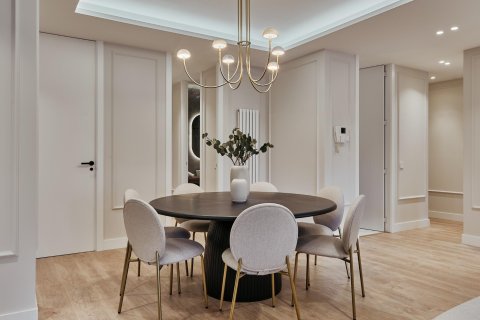 Villa for sale in Madrid, Spain 4 bedrooms, 156 sq.m. No. 179869 - photo 11