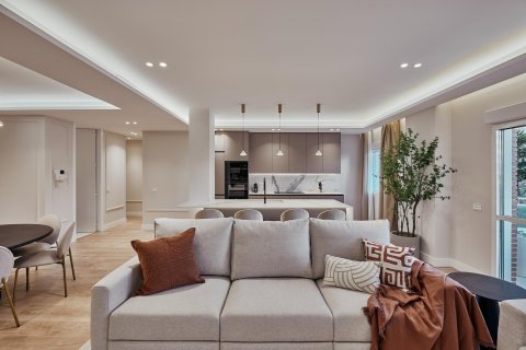 Villa for sale in Madrid, Spain 4 bedrooms, 156 sq.m. No. 179869 - photo 2