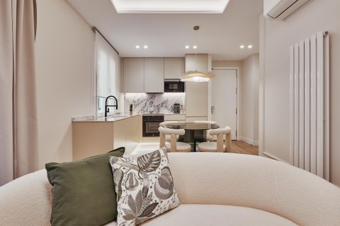 Villa pārdošanā Madrid, Spānijā 2 istabas, 64 m2 Nr. 179874 - attēls 2
