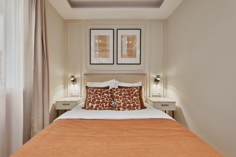Apartment for sale in Madrid, Spain 5 bedrooms, 235 sq.m. No. 179875 - photo 30