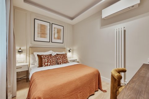 Apartment for sale in Madrid, Spain 5 bedrooms, 235 sq.m. No. 179875 - photo 29