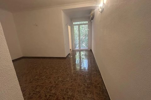 Lägenhet till salu i Barcelona, Spanien 3 sovrum, 86 kvm. Nr. 140728 - foto 4