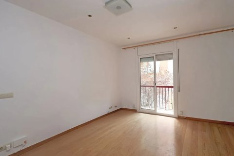Apartamento en venta en Barcelona, España 4 dormitorios, 80 m2 No. 140727 - foto 2