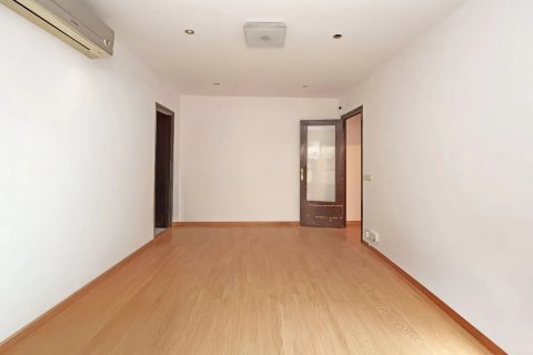 Apartamento en venta en Barcelona, España 4 dormitorios, 80 m2 No. 140727 - foto 4
