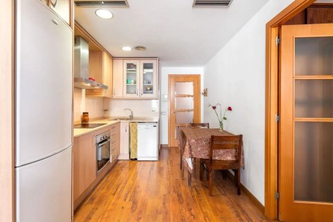 Lägenhet till salu i Barcelona, Spanien 2 sovrum, 64 kvm. Nr. 140726 - foto 11