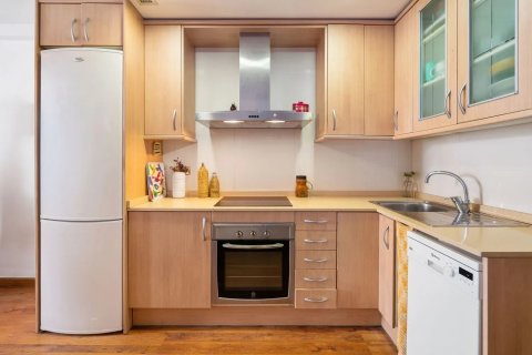 Lägenhet till salu i Barcelona, Spanien 2 sovrum, 64 kvm. Nr. 140726 - foto 15