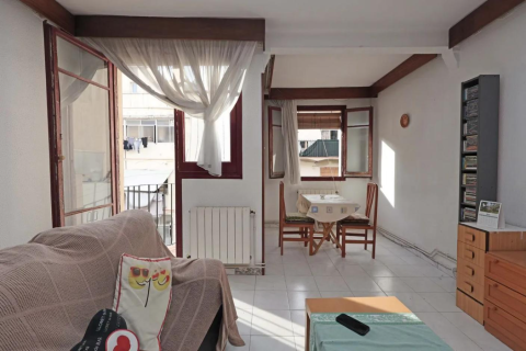 Apartamento en venta en Barcelona, España 4 dormitorios, 90 m2 No. 140729 - foto 1