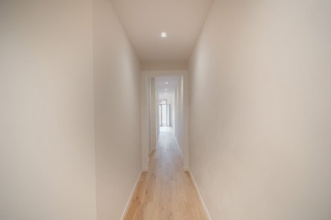 Lägenhet till salu i Barcelona, Spanien 3 sovrum, 84 kvm. Nr. 140724 - foto 23